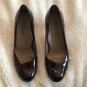 Like New Anyi Lu Turtle Pumps